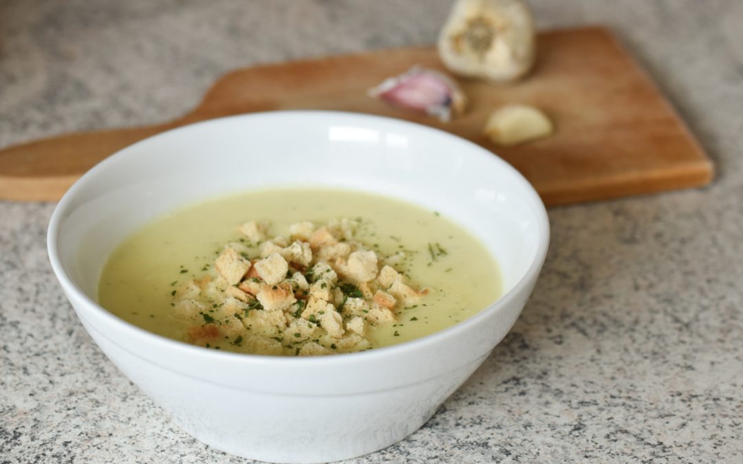 Wohltuend feine Winterrettich-Suppe mit Croûtons