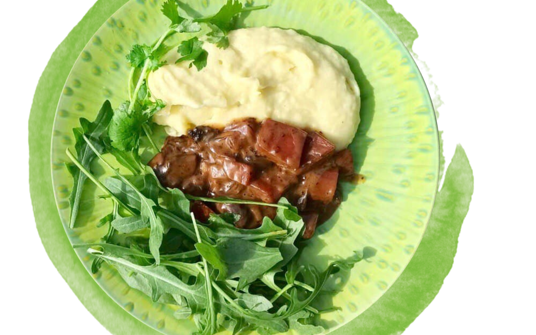 Pilzgulasch mit Kartoffelpüree und Rucola